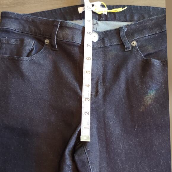 BCBGeneration Flared Dark Wash Blue Jeans Size 28 - Picture 4 of 13